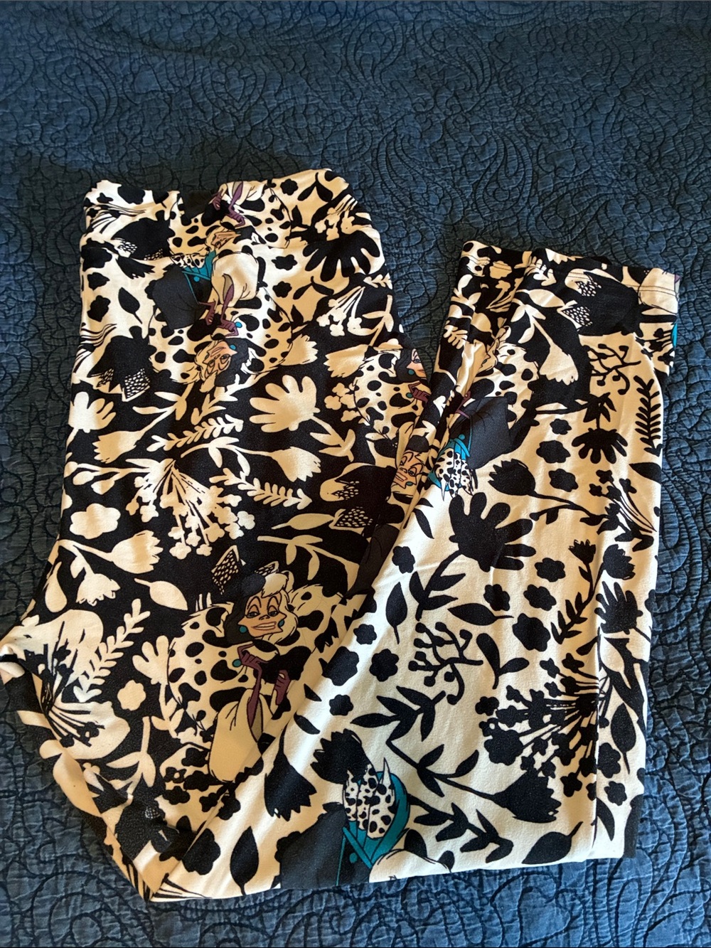 Lularoe Black and White Floral Print Leggings with Cruella Deville Accents TC2